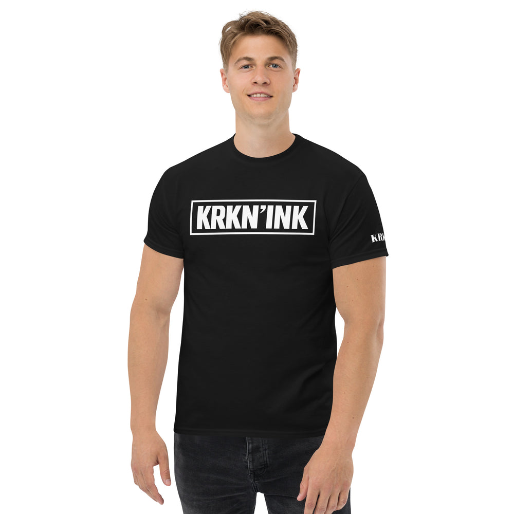 T-shirt KRKN’INK Essential Rectangle Logo avec logo streetwear tattoo minimaliste