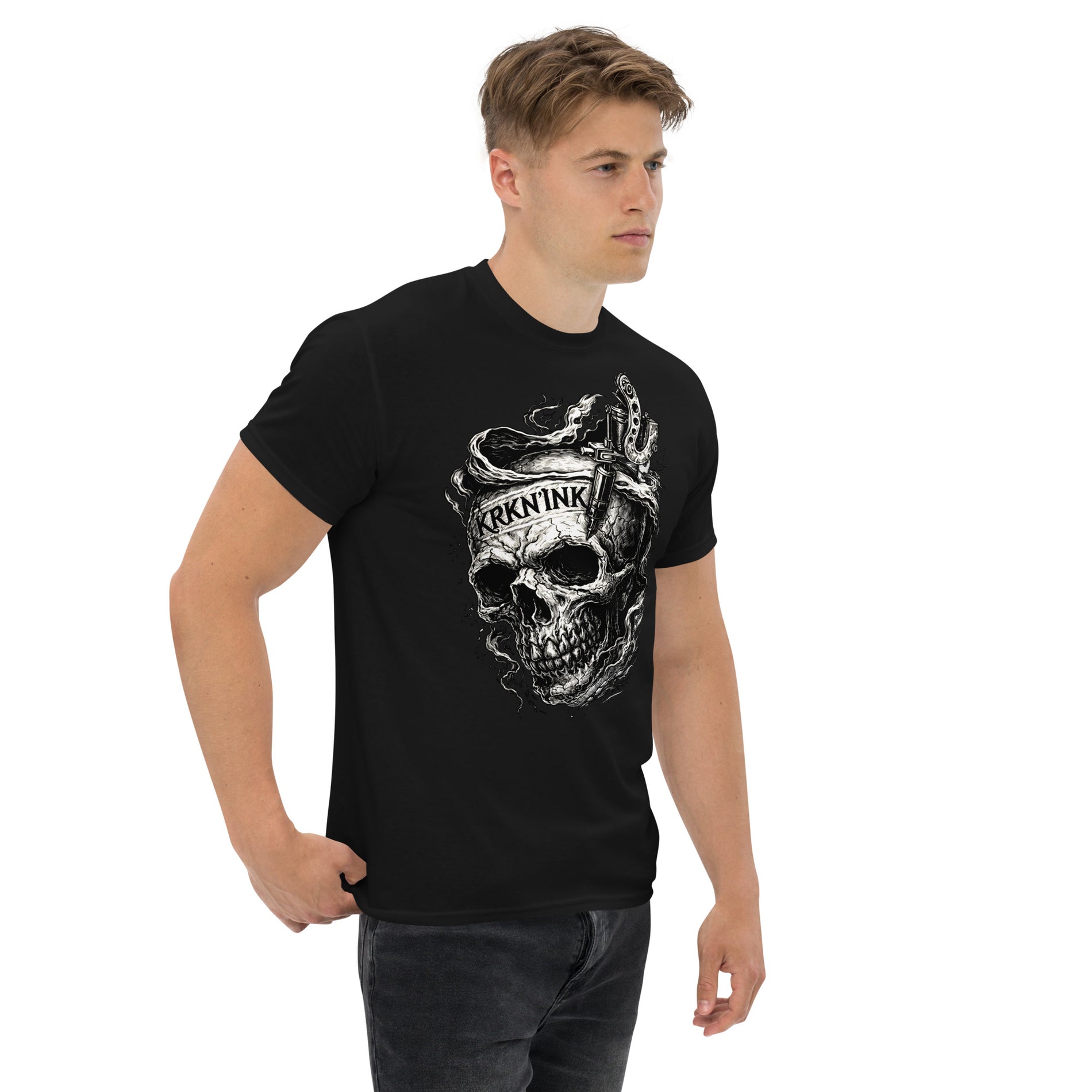 T-shirt KRKN’INK Skull Machine noir avec crâne et machine à tatouer